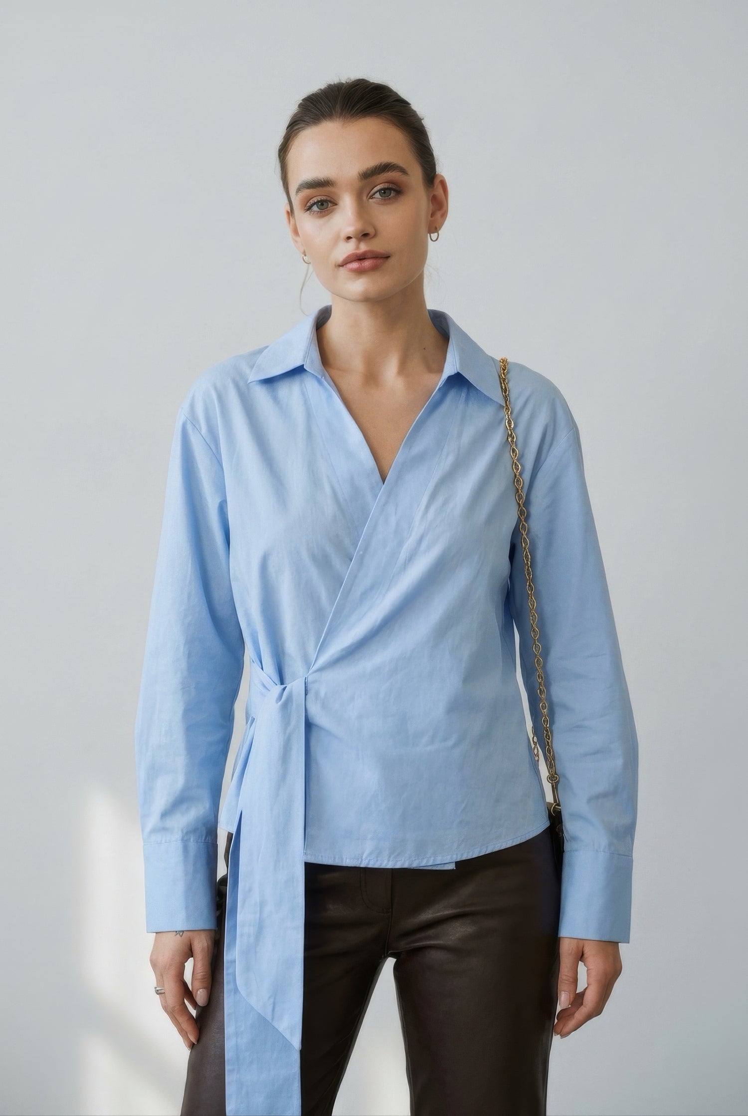 Mavi Kuşak Detaylı Gömlek